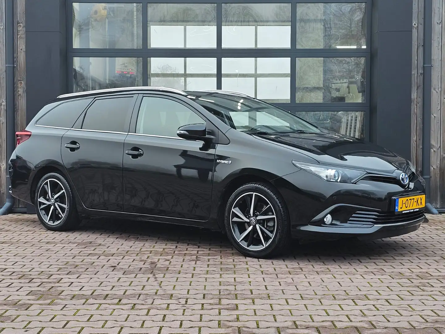 Toyota Auris Touring Sports 1.8 Hybrid Dynamic | Automaat | Nav Zwart - 2