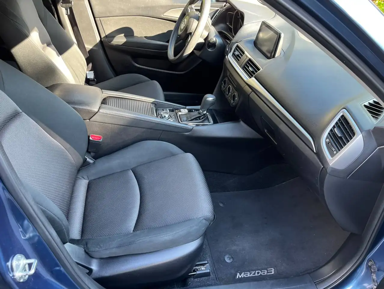 Mazda 3 снимка Mazda 3