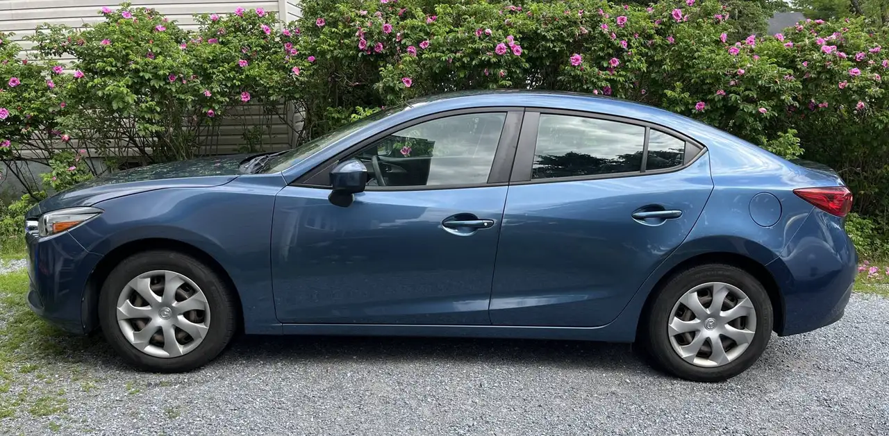 Mazda 3 снимка Mazda 3
