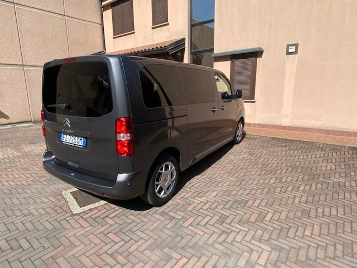 Citroen Spacetourer FEEL M180EAT8 Grigio - 2