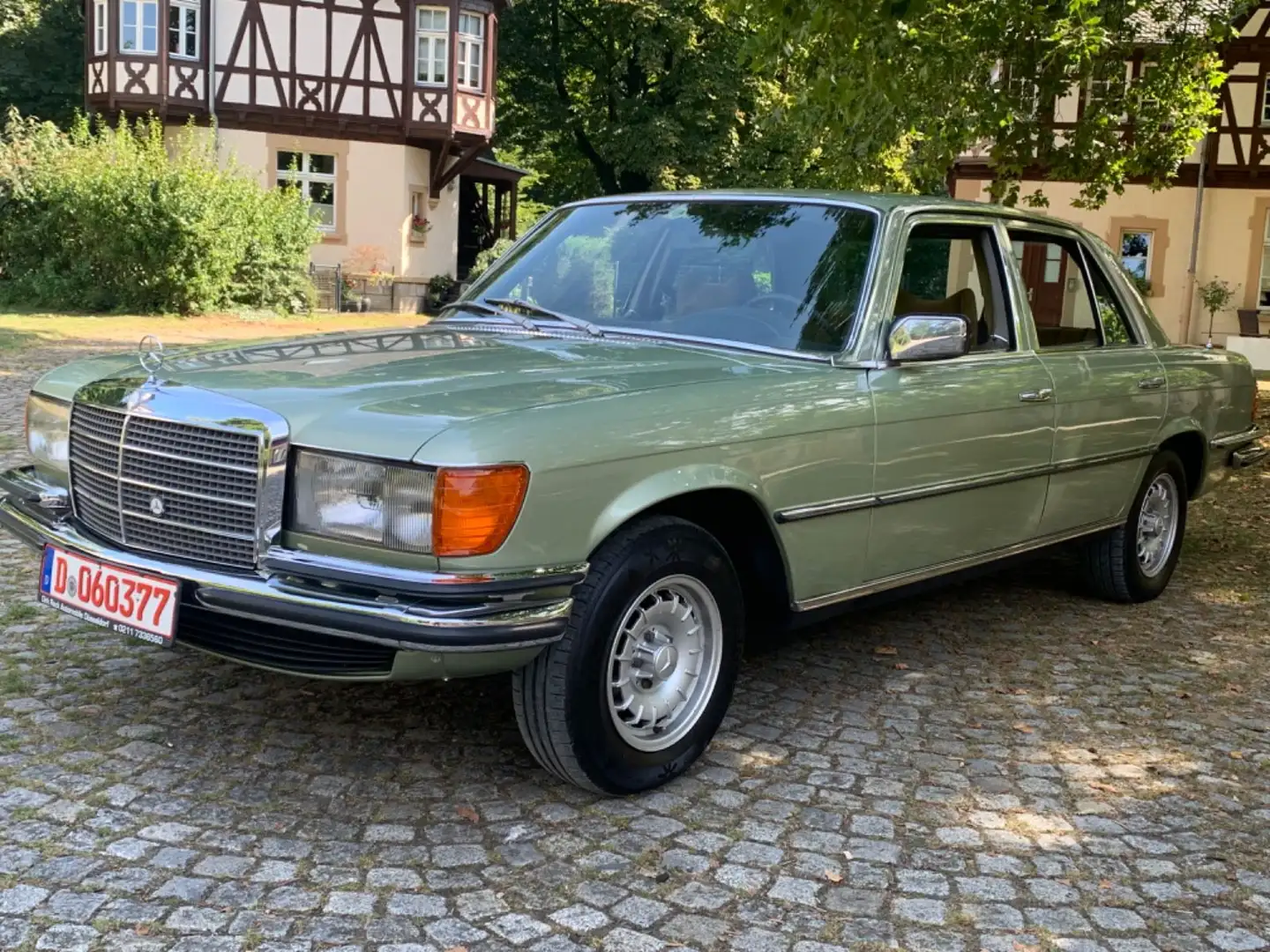 Mercedes-Benz 280 SE Зелёный - 1