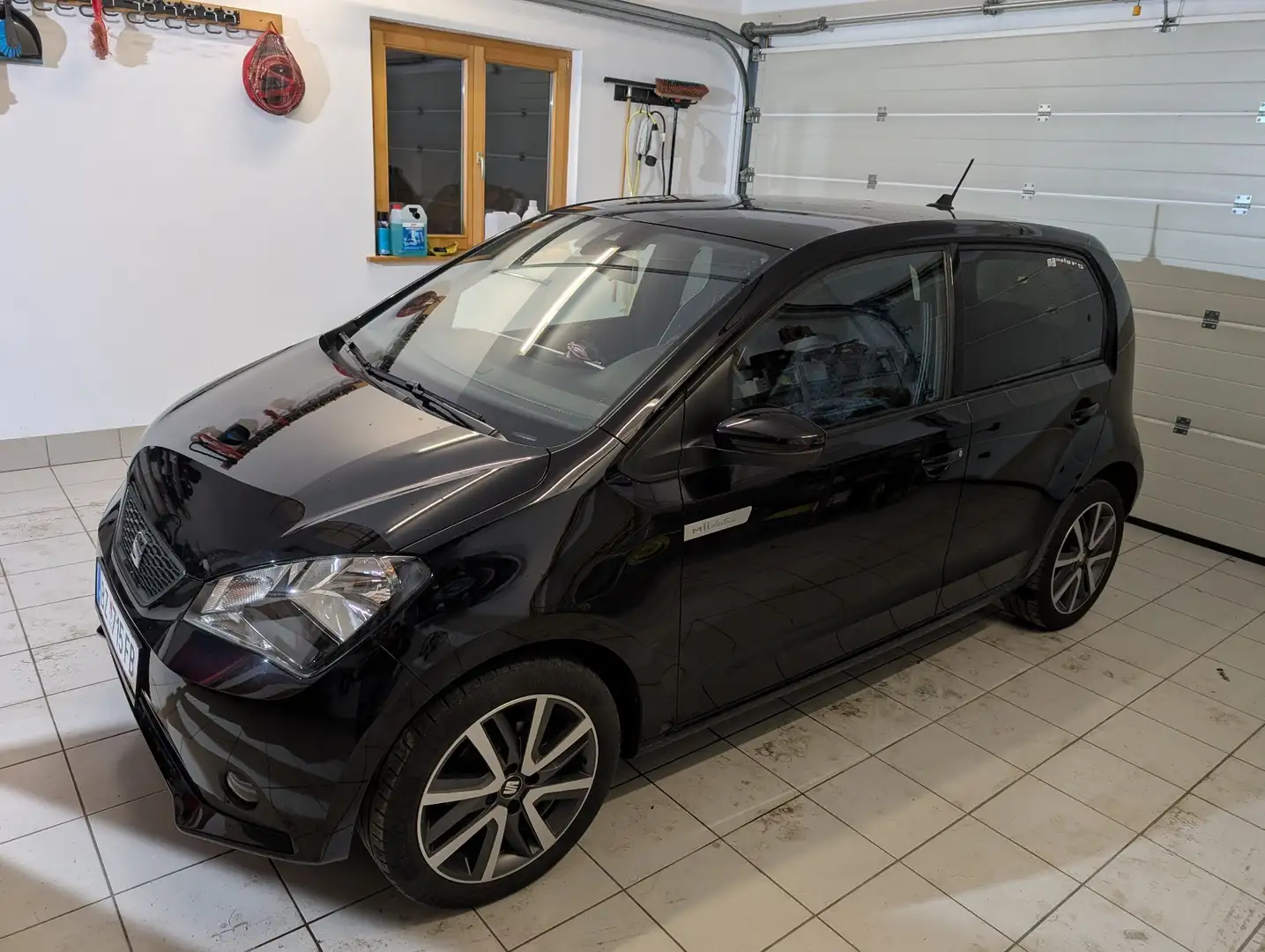 SEAT Mii electric 36,8kWh PLUS Schwarz - 1