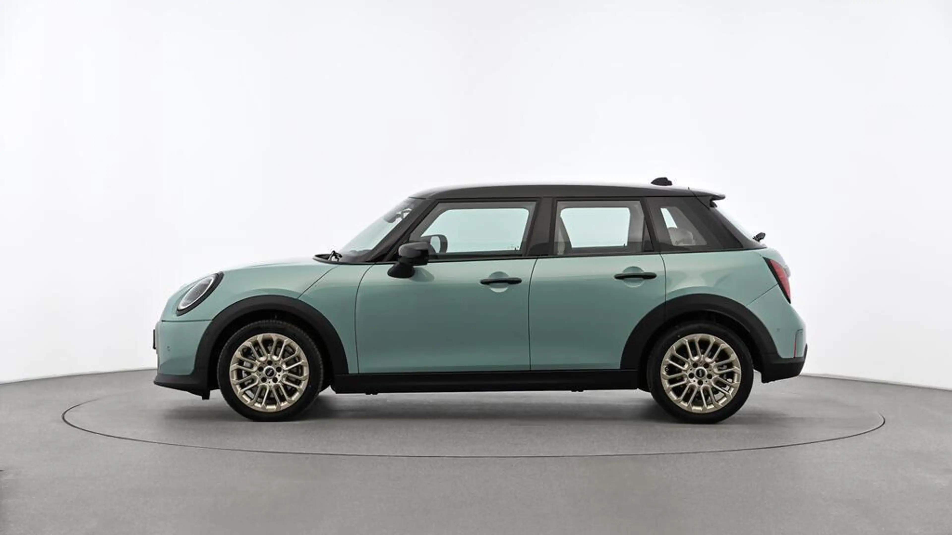 MINI Cooper C Favoured Trim — photo 3
