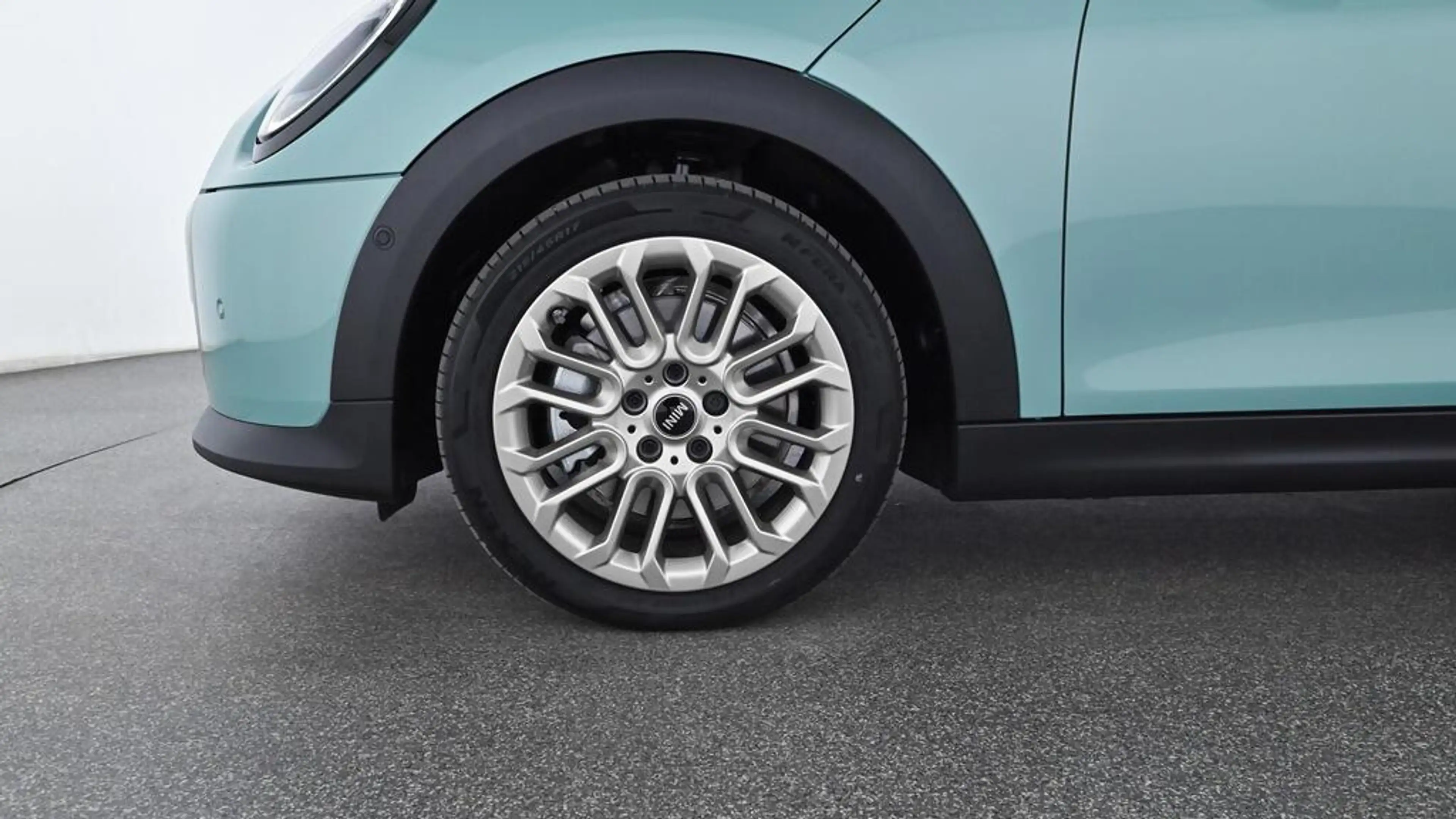 MINI Cooper C Favoured Trim — photo 11