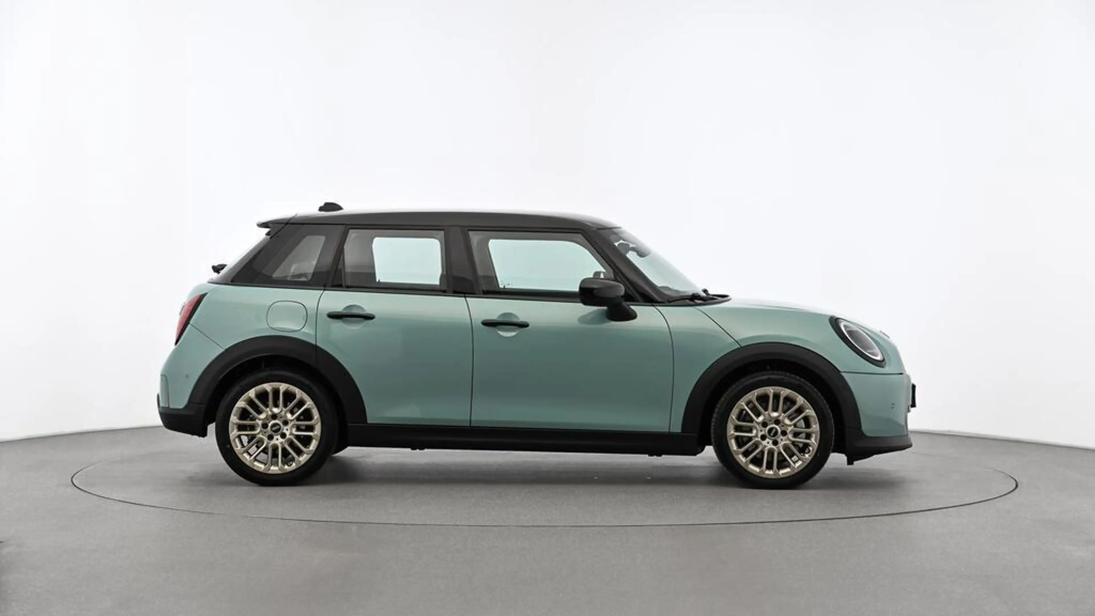 MINI Cooper C Favoured Trim — photo 2