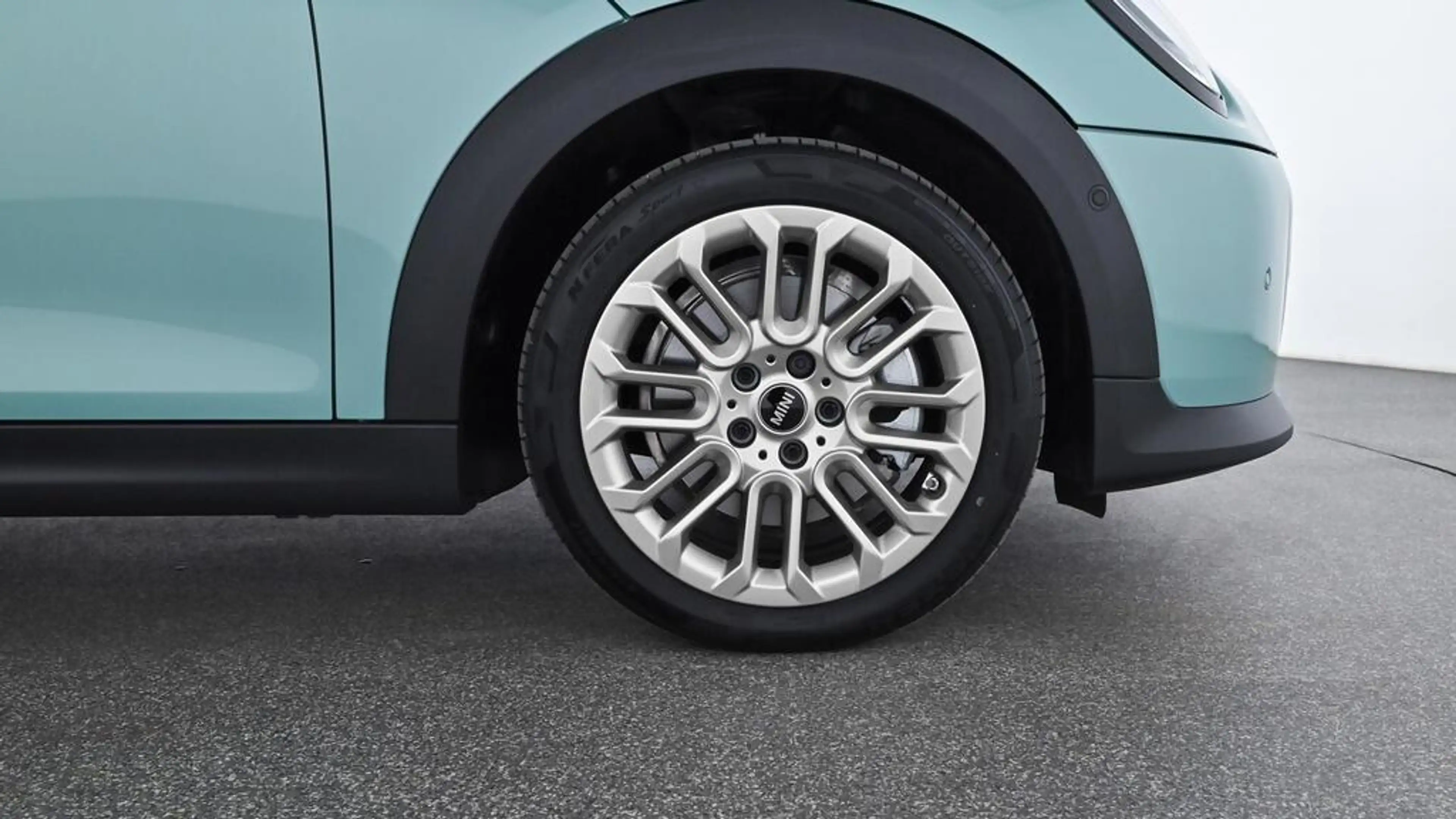 MINI Cooper C Favoured Trim — photo 12