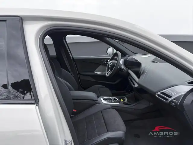 BMW 1 Series view 6