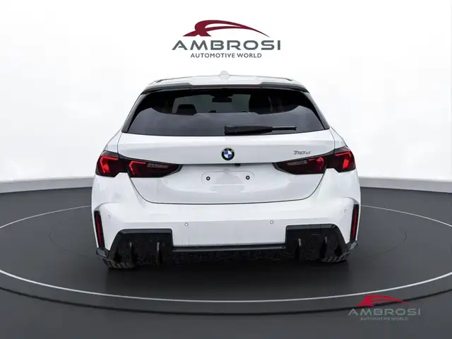 BMW 1 Series view 2