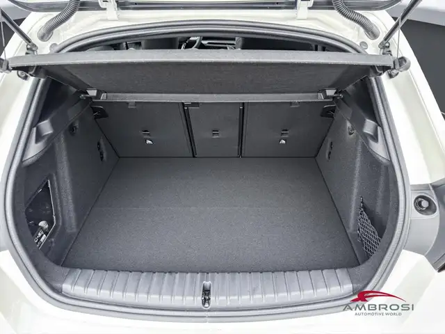 BMW 1 Series view 3