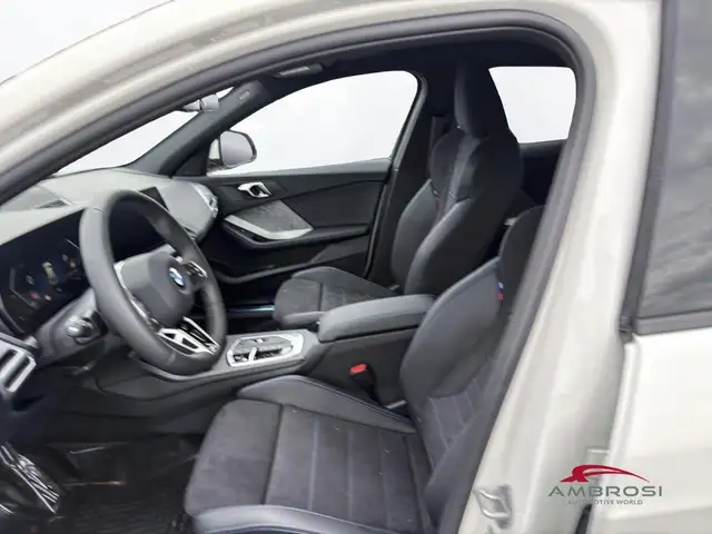 BMW 1 Series view 4