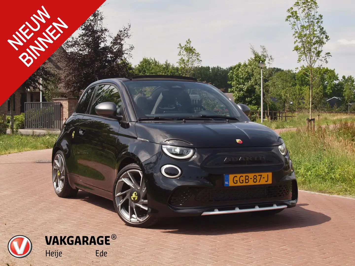Fiat 500C Abarth Turismo 42 kWh | 4300 KM | Camera | Apple Carplay Zwart - 1