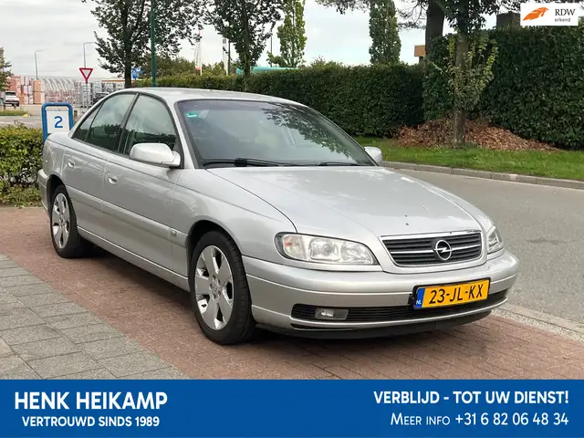 Opel Omega 2.2i-16V Business Edition