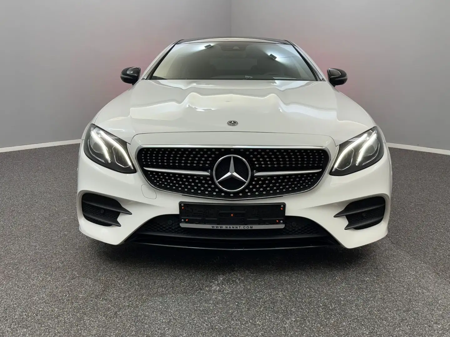 Mercedes-Benz E 200 Coupe AMG-LINE*PANO*WIDE*AMBIENT-LIGHT*19Z Weiß - 2