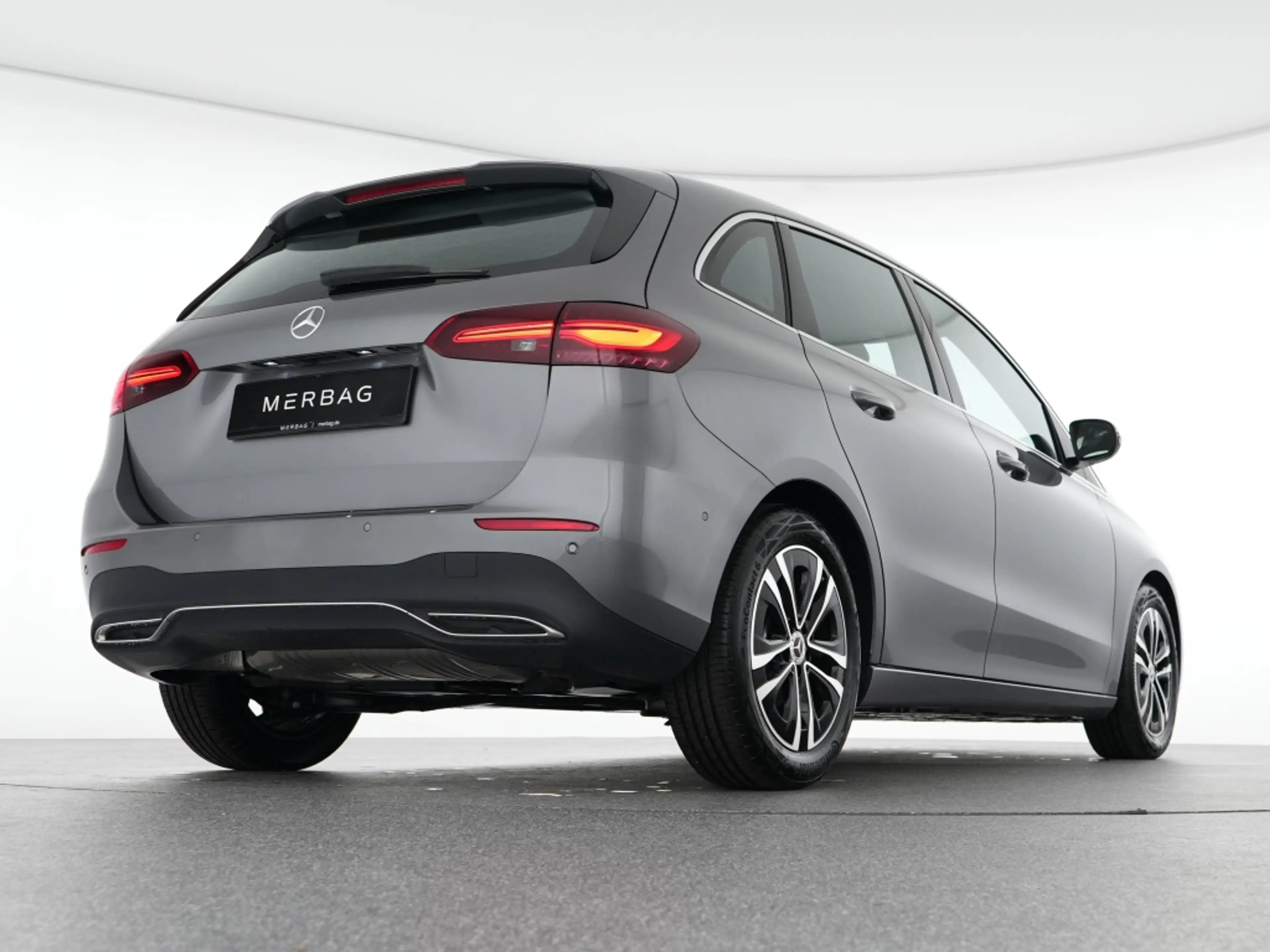 Mercedes-Benz B 180 Progressive Advanced Kamera Winter Navi — photo 9