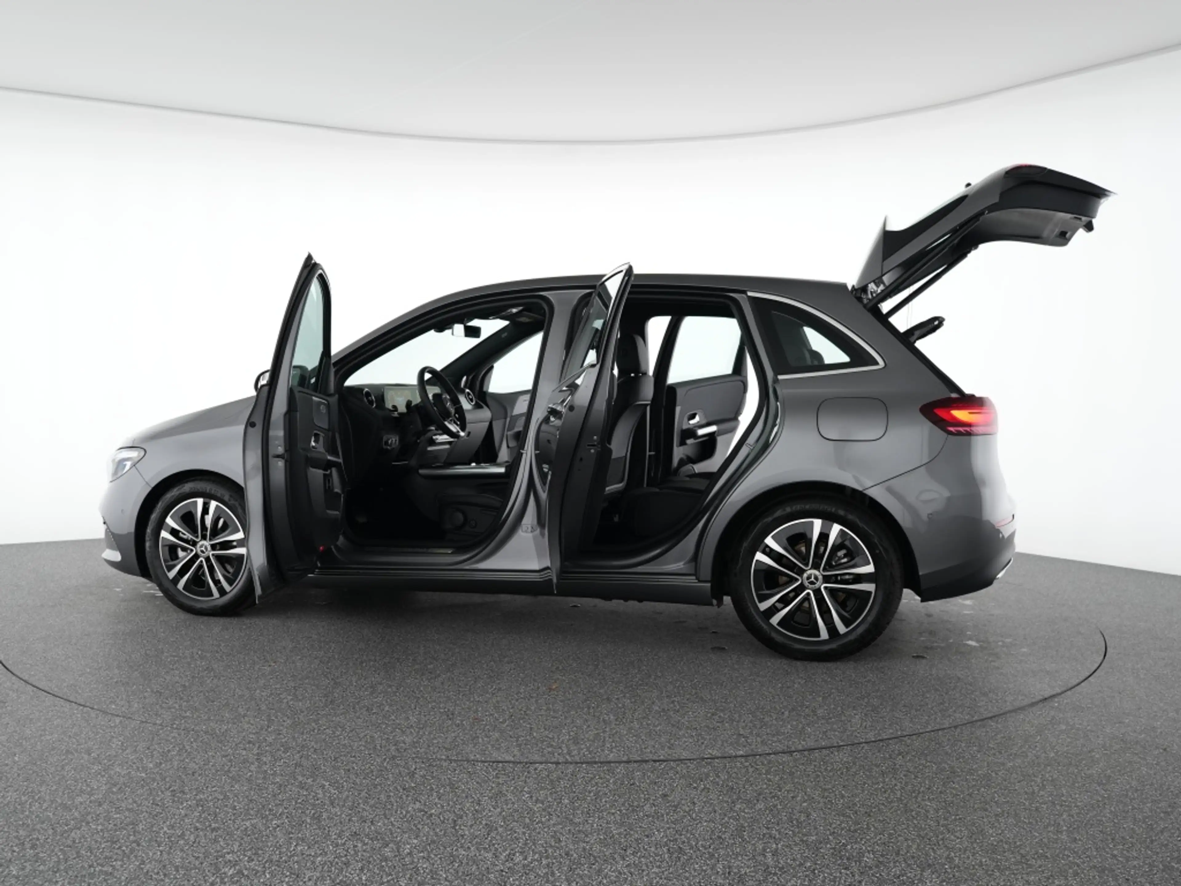 Mercedes-Benz B 180 Progressive Advanced Kamera Winter Navi — photo 14