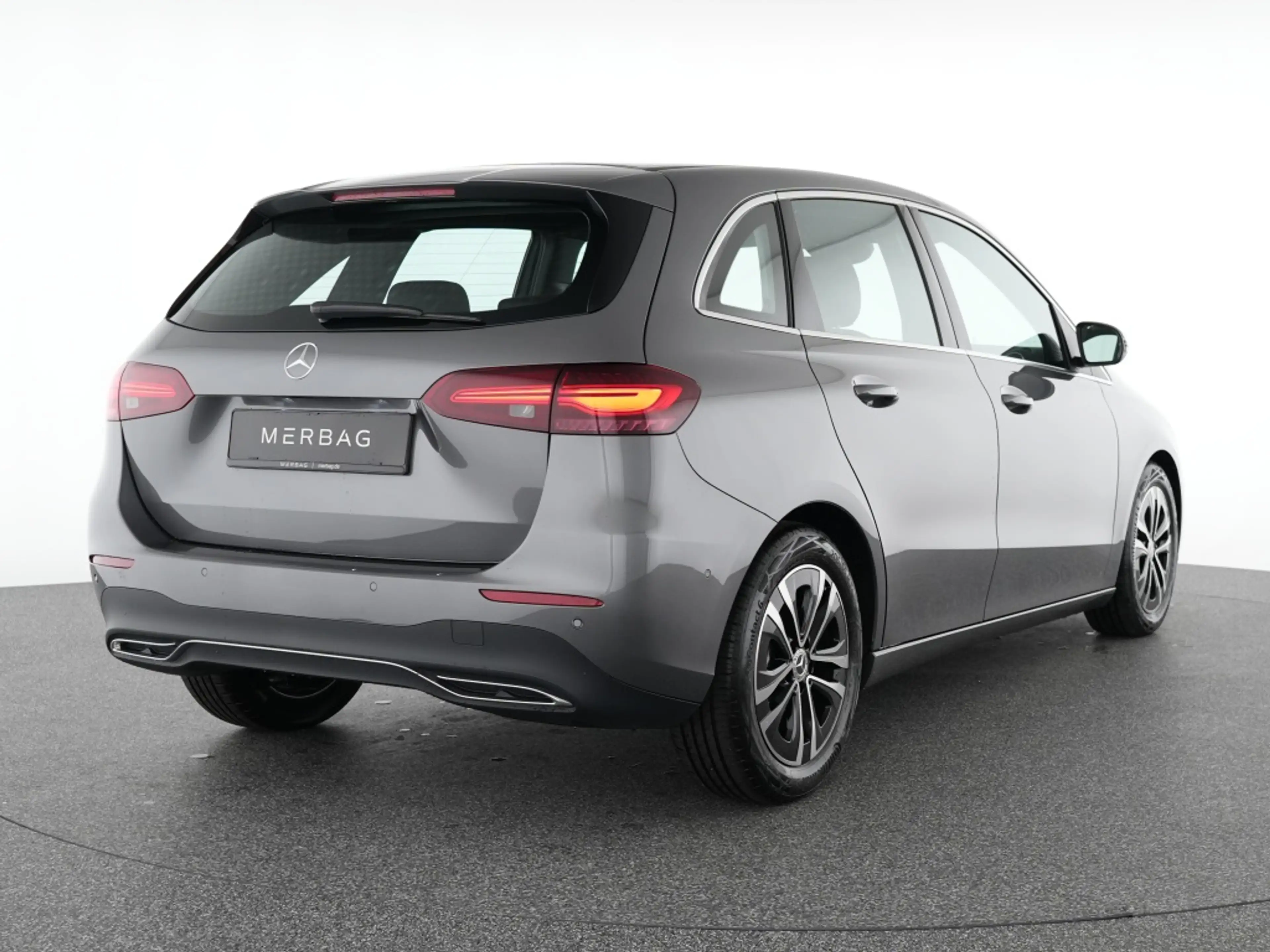 Mercedes-Benz B 180 Progressive Advanced Kamera Winter Navi — photo 3