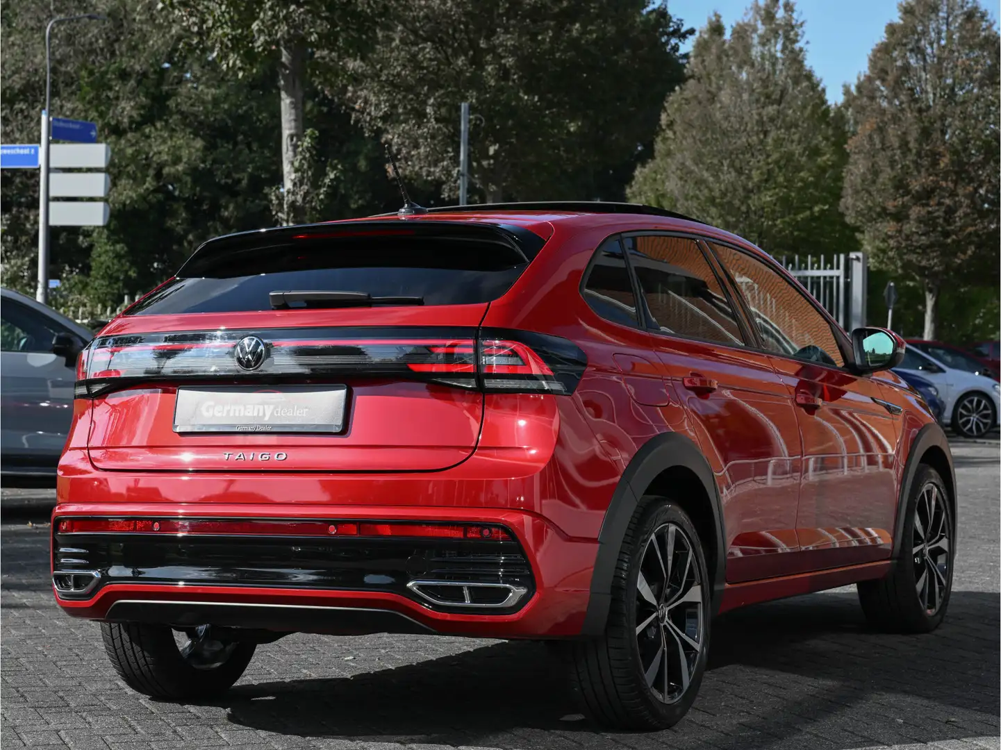 Volkswagen Taigo 1.0TSI 111pk R-Line Pano iQ-Light Stoelverw  ACC L Rosso - 2