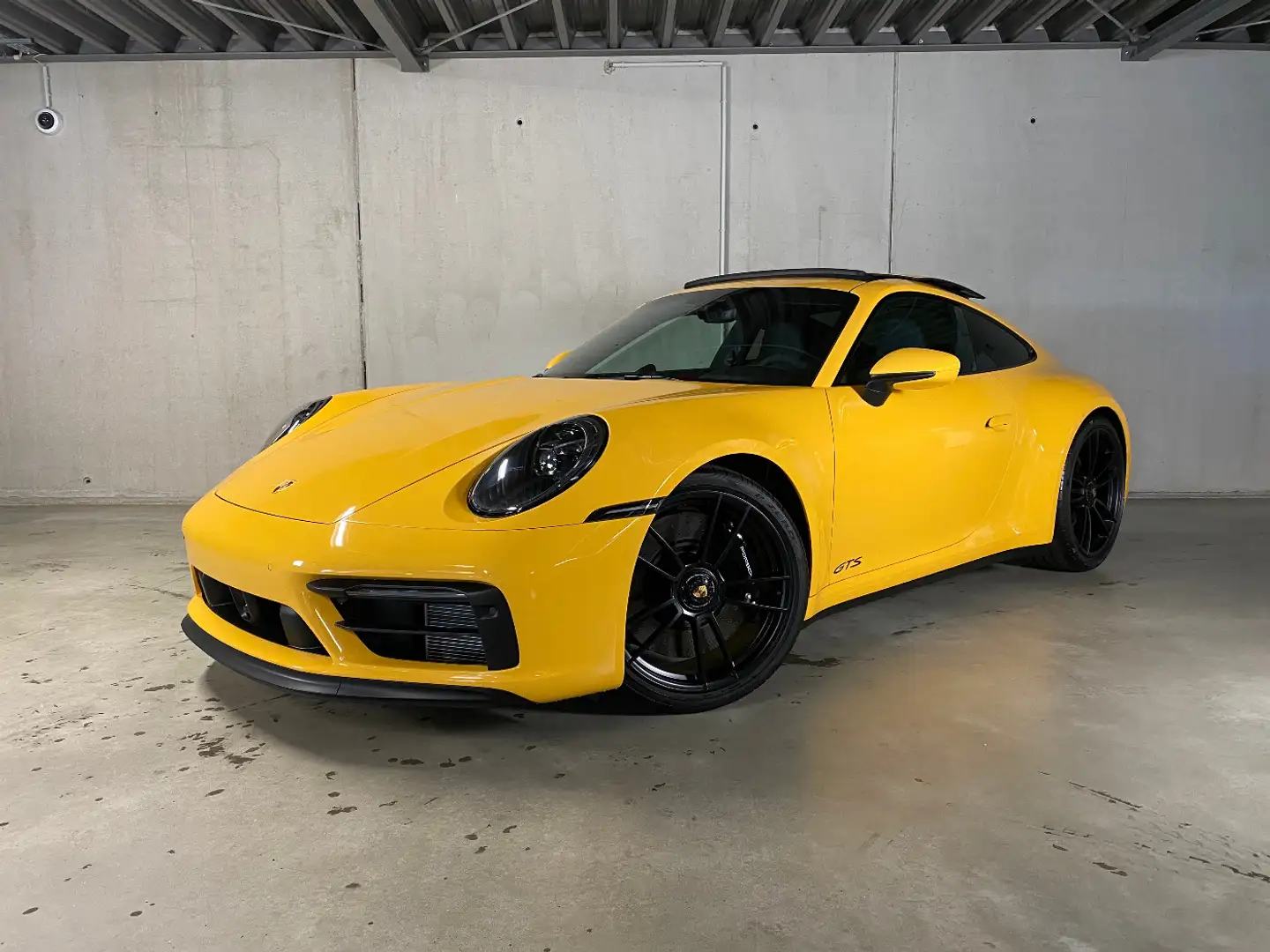 Porsche 911 Carrera 4 GTS | PTS+ Vivid Yellow | BOSE | Amarillo - 2