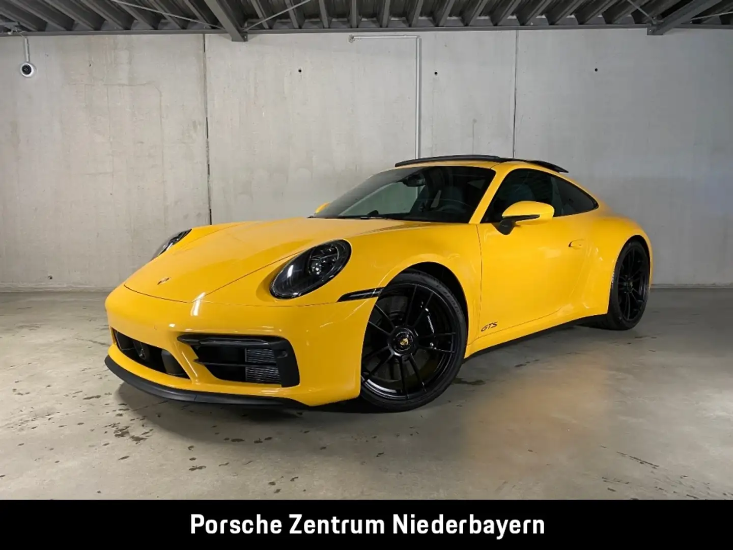 Porsche 911 Carrera 4 GTS | PTS+ Vivid Yellow | BOSE | Amarillo - 1