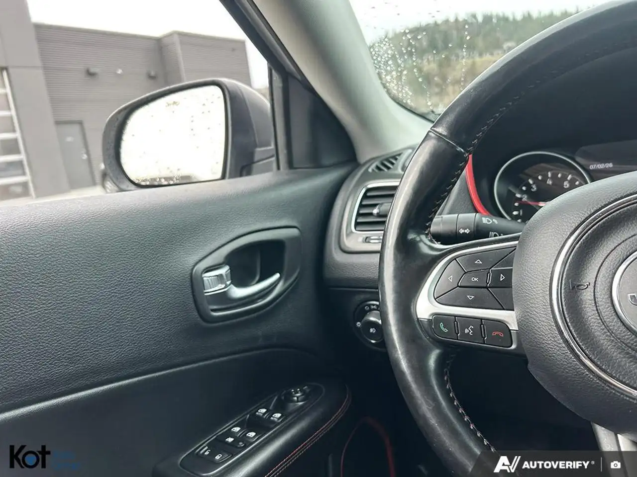 Jeep Compass photo Jeep Compass