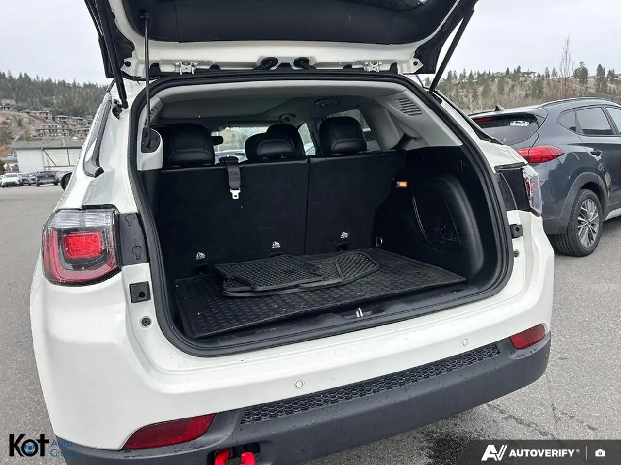 Jeep Compass photo Jeep Compass