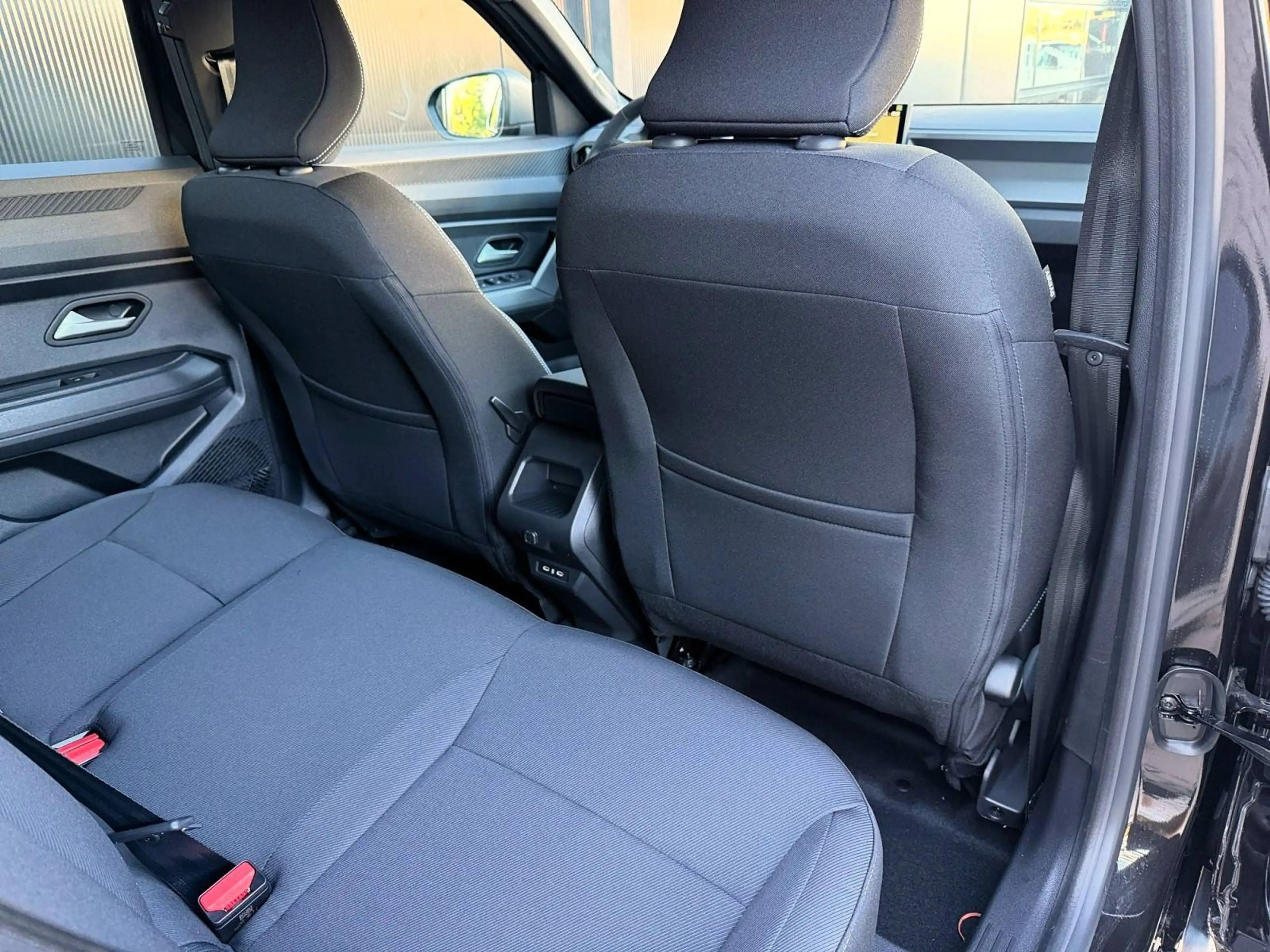 Dacia Duster 1.2*TCE*140PK*6MT*MILDHYBRID*EXPRESSION*COLDPACK*GARANTIE — photo 18
