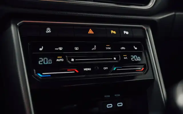 Volkswagen T-Roc view 29