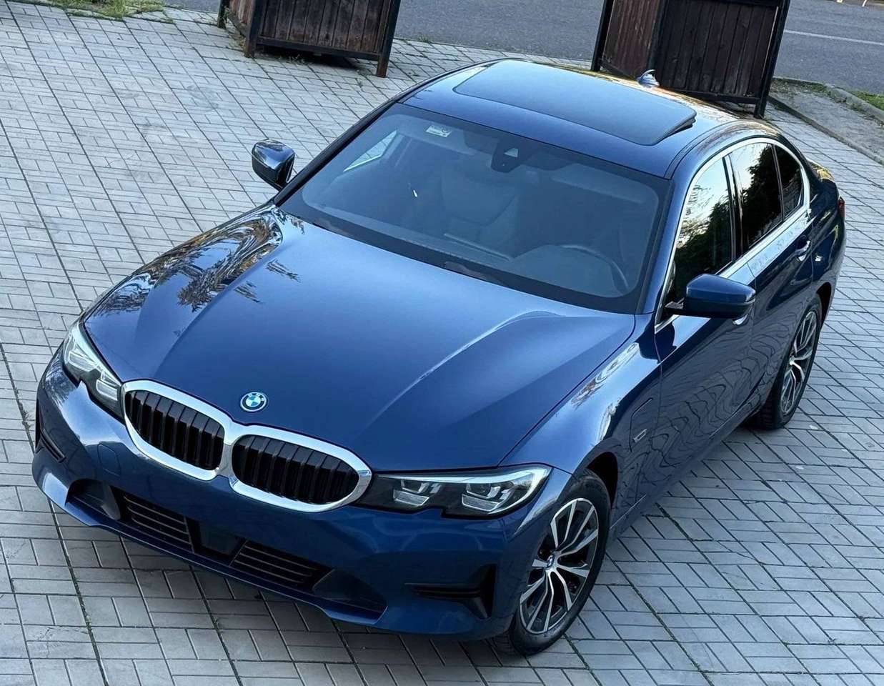 BMW 330