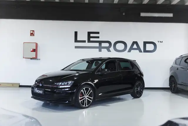 Volkswagen Golf GTI 2.0 TSI Performance DSG 230