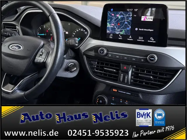 Ford Focus view 13