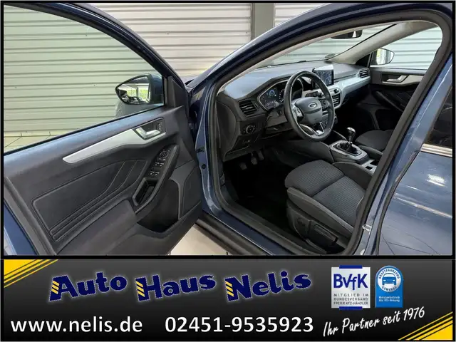 Ford Focus view 7