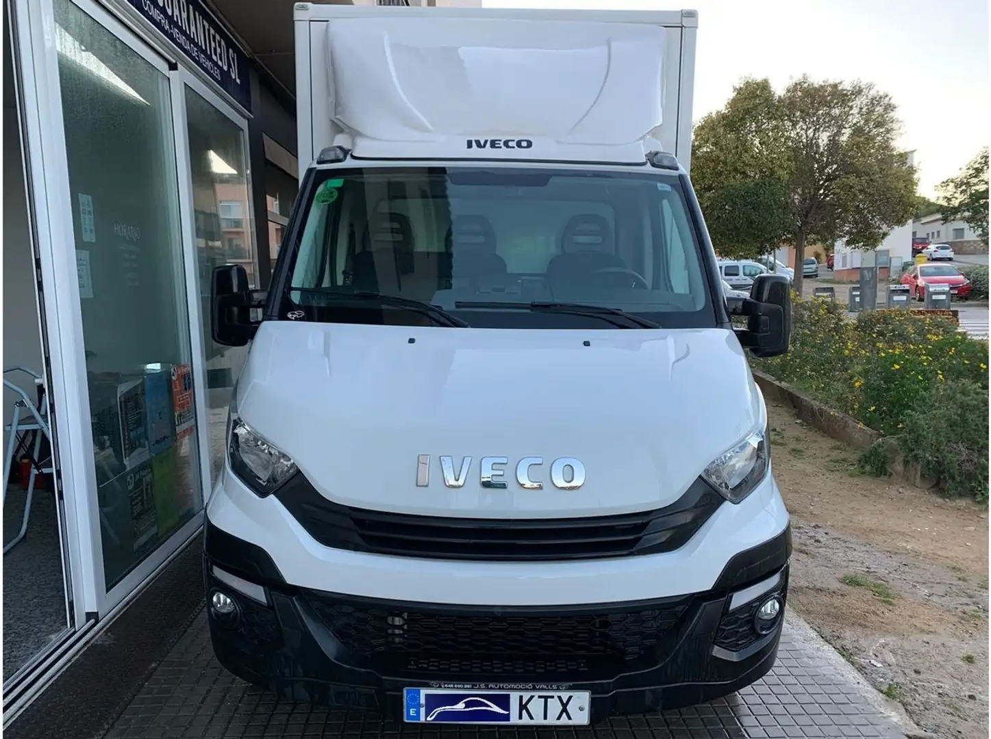 Iveco Daily Chasis Cabina 35S14 3450 136 Weiß - 2