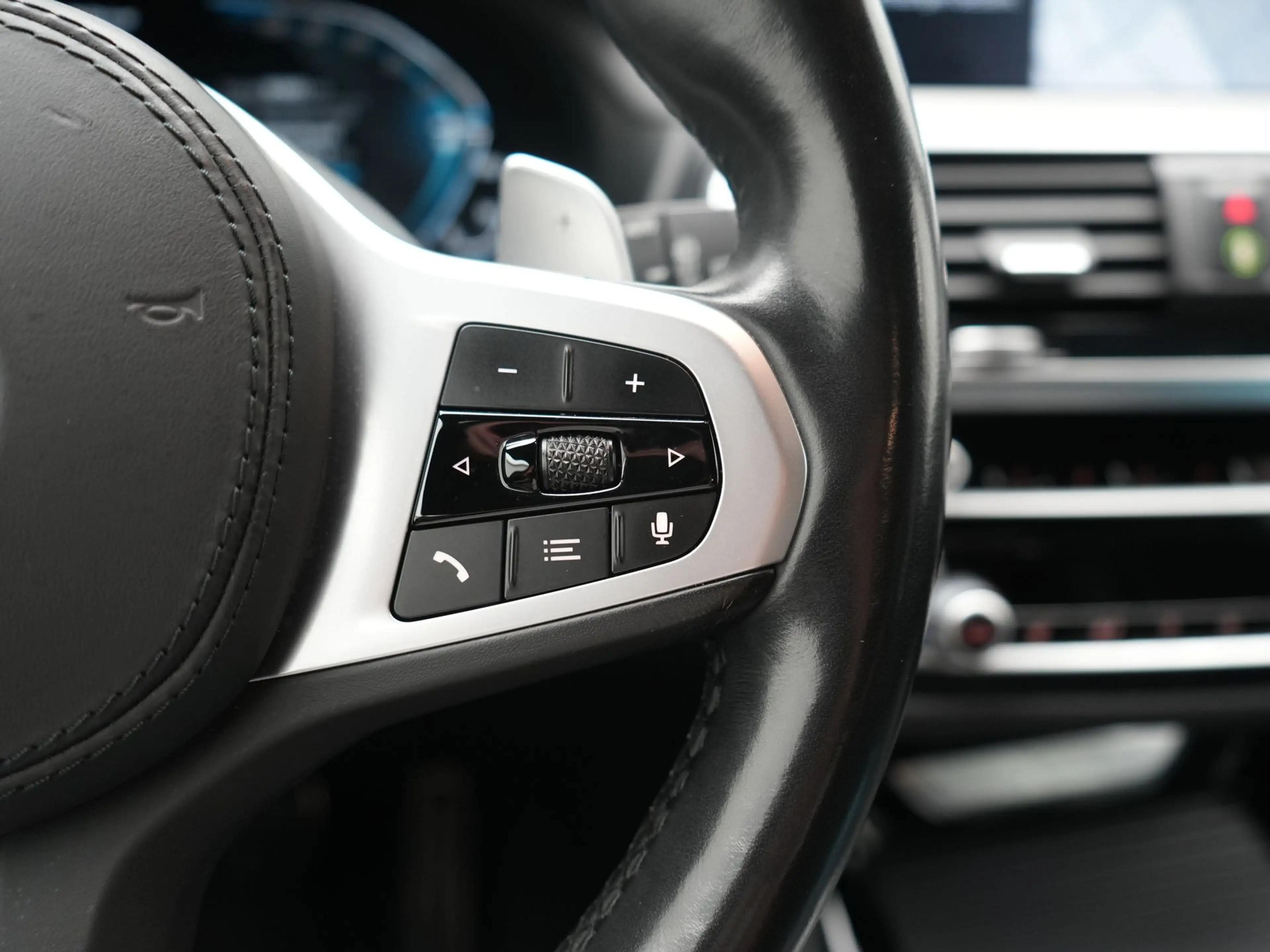 BMW X3 xDrive30e M Sport PHEV 293pk Dealer O.H | Camera | — photo 28