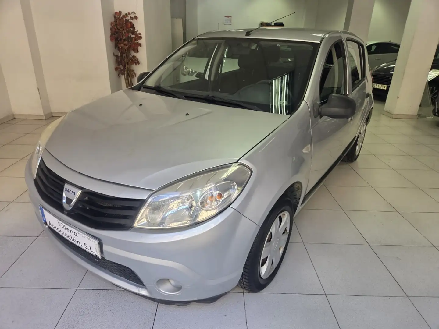 Dacia Sandero 1.2 Ambiance Gris - 2