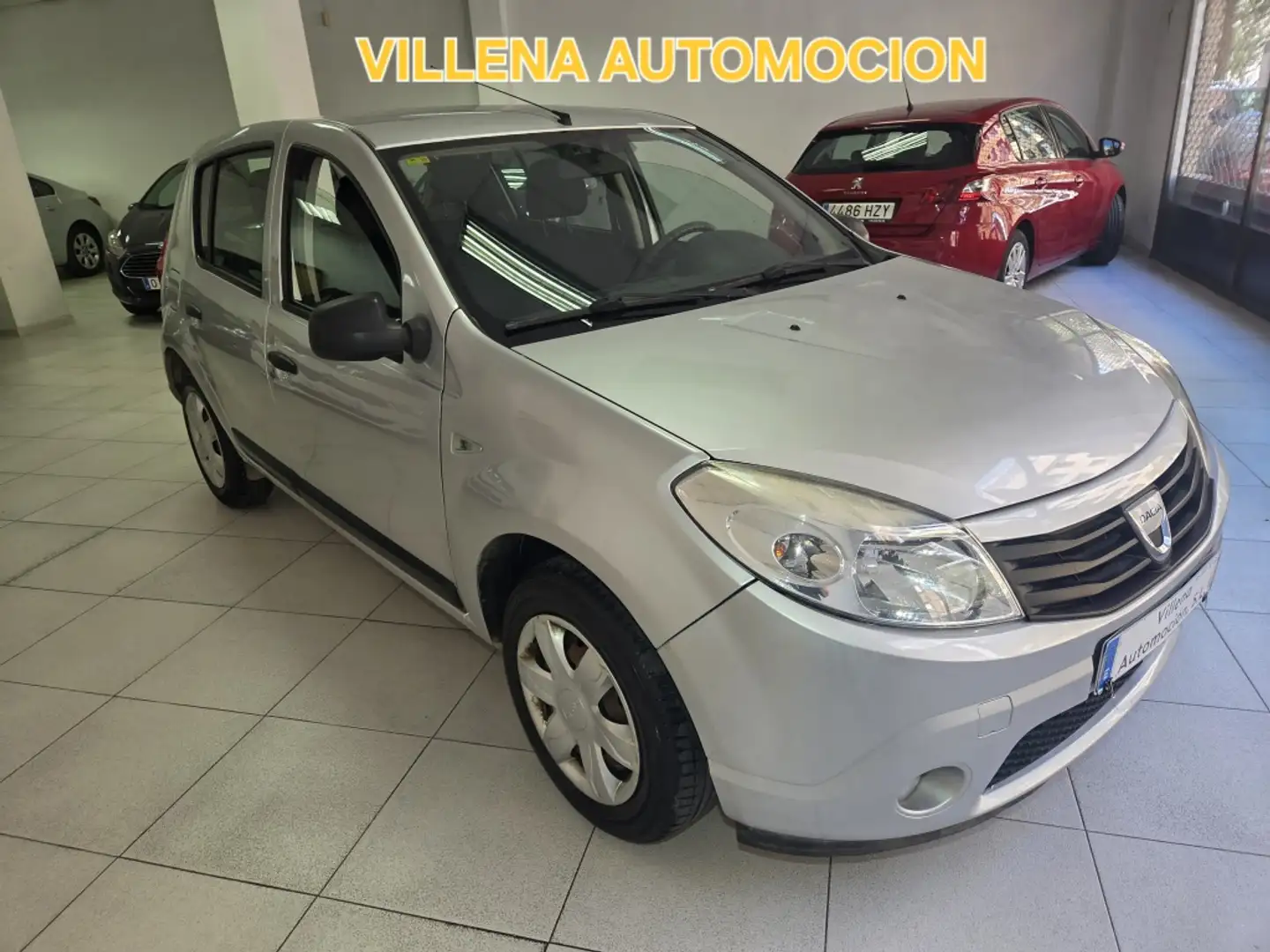 Dacia Sandero 1.2 Ambiance Gris - 1