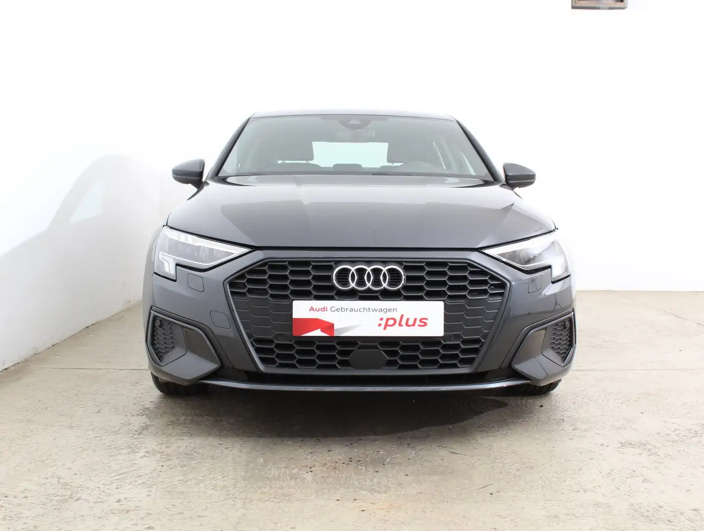 Audi A3 Limousine 35 TFSI Grau - 2
