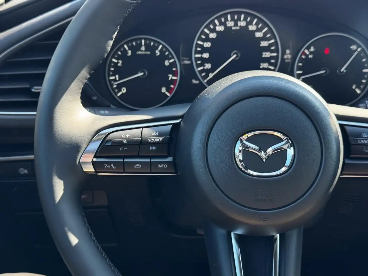 Mazda 3 снимка Mazda 3