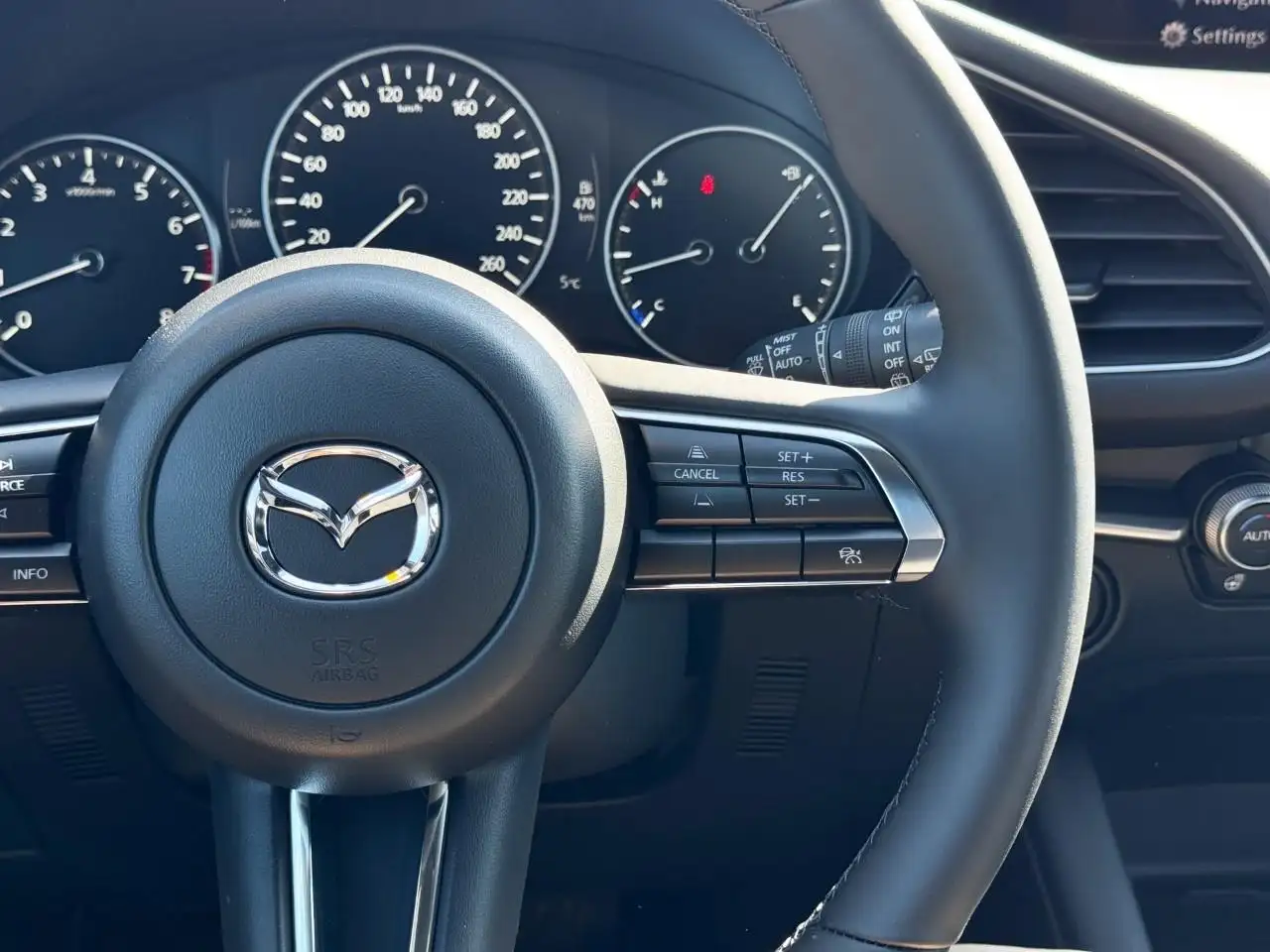 Mazda 3 снимка Mazda 3