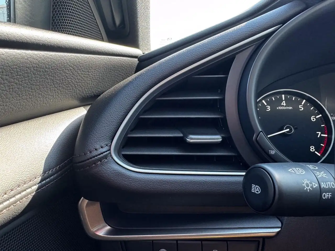 Mazda 3 снимка Mazda 3