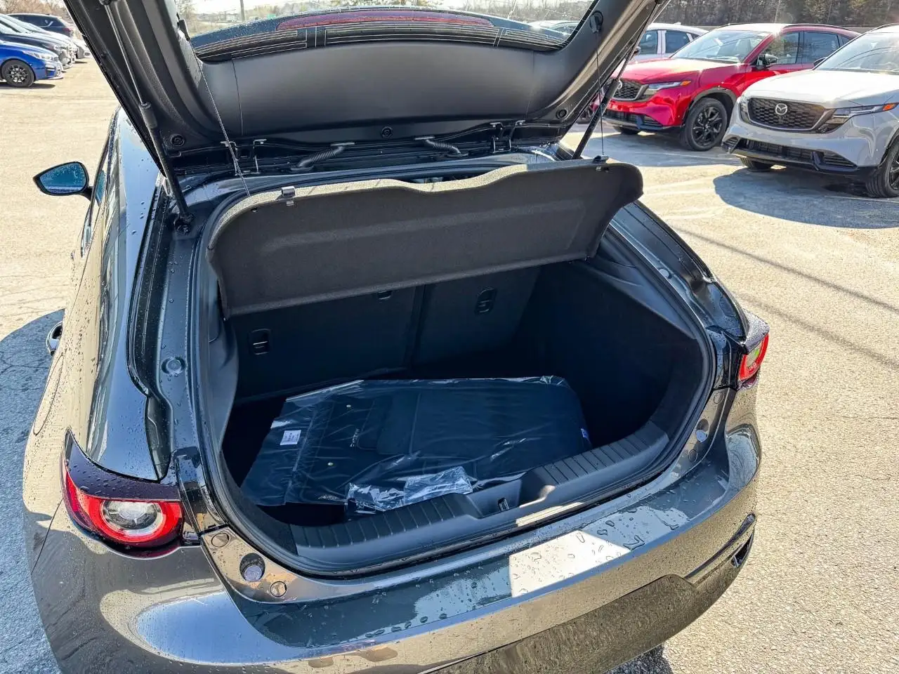 Mazda 3 снимка Mazda 3