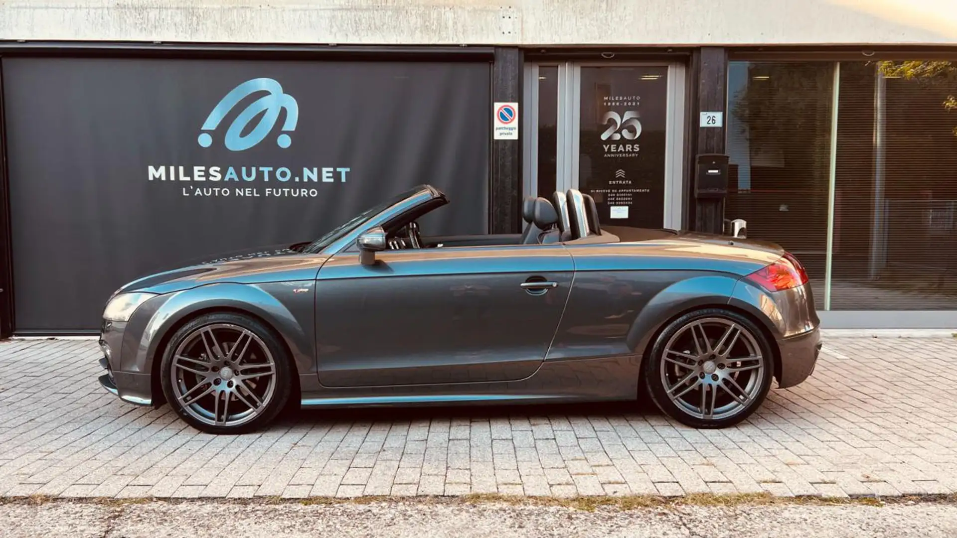 Audi TT Roadster 2.0 TDI quattro S tronic 2 x S line 19" Gris - 2