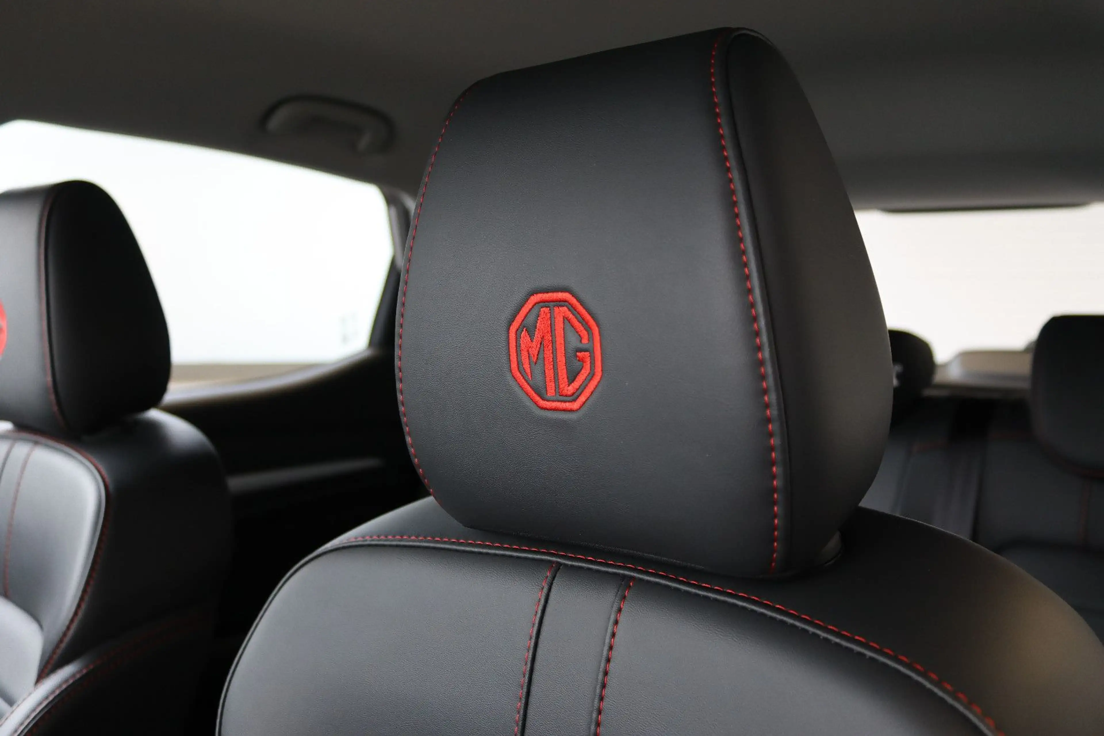 MG ZS Luxury 1.0T Aut.*LED*NAV*Sitzhzg*CarPlay*360° — photo 12