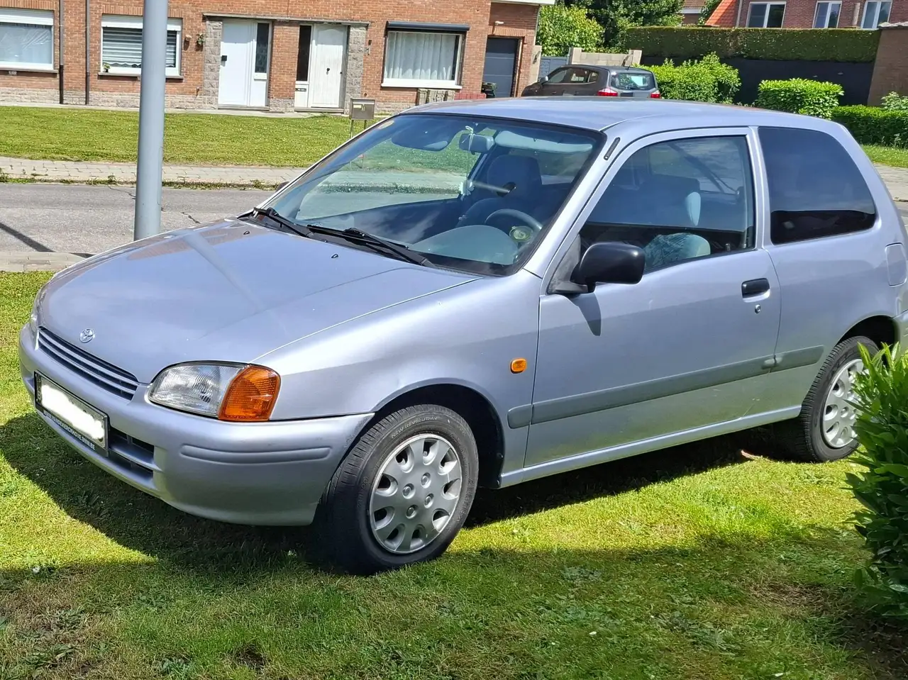 Toyota Starlet 1.3i 16v XT, foto 2