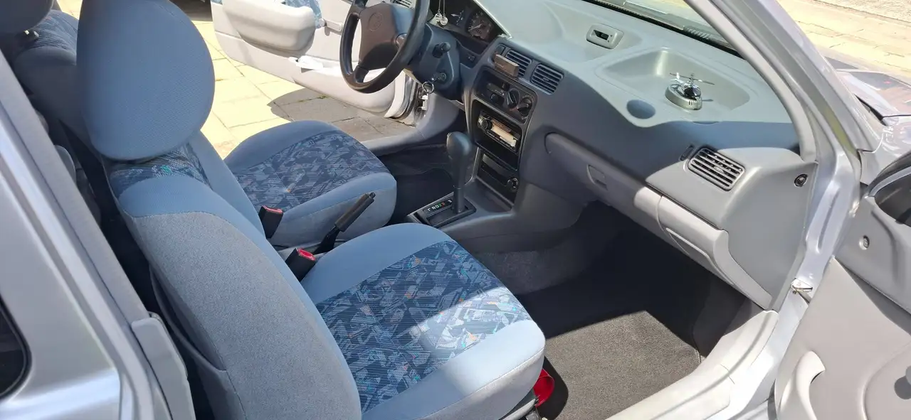 Toyota Starlet 1.3i 16v XT, foto 3