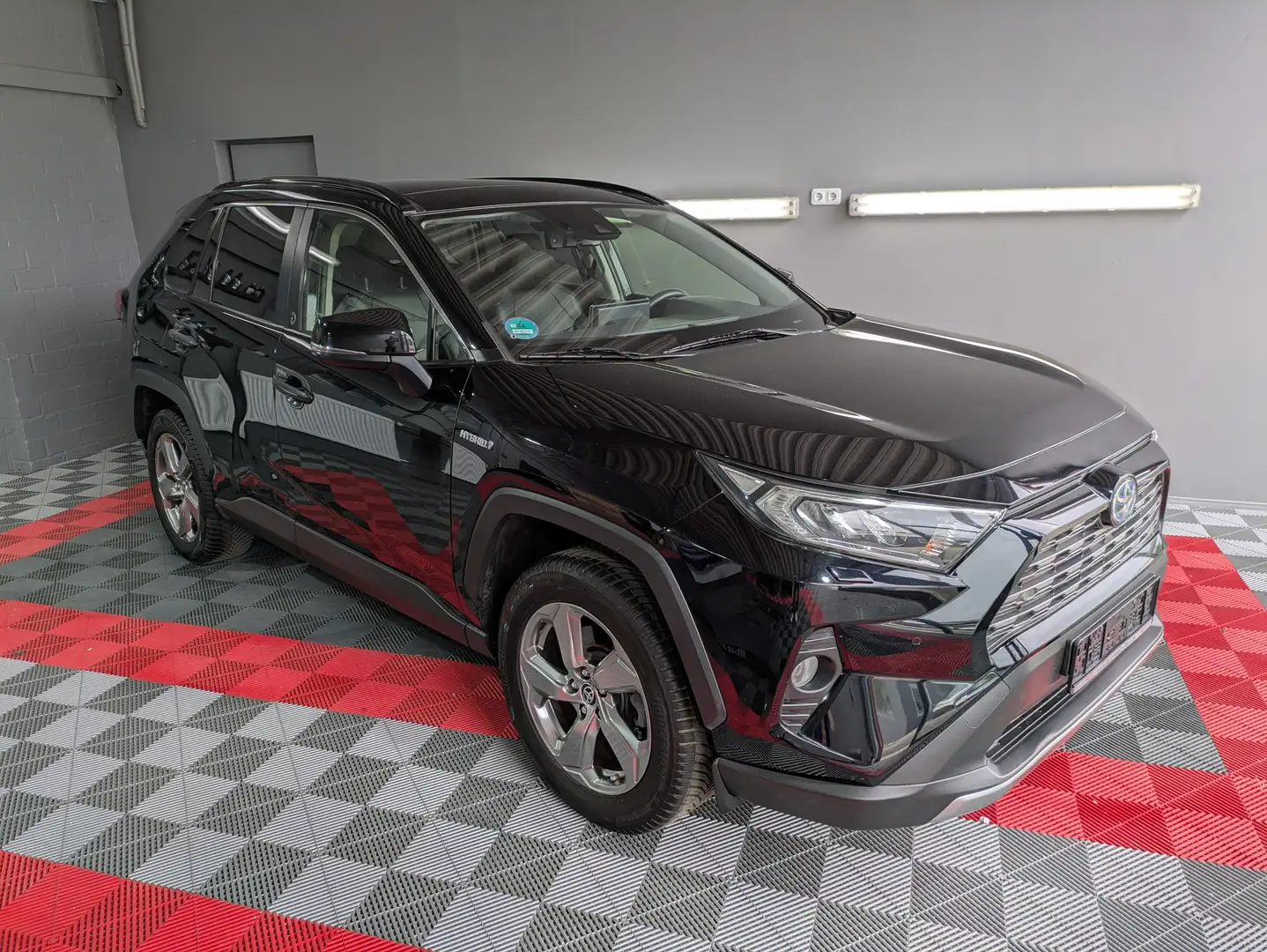 Toyota RAV 4 Hybrid 4x4 Team Deutschland Noir - 1