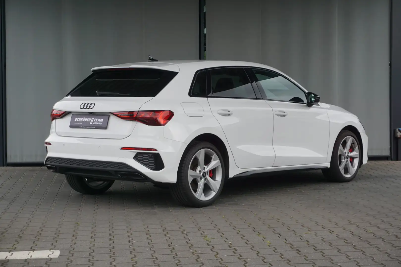 Audi A3 Sportback 45 TFSI e S line Navi ACC LED BO Wit - 2