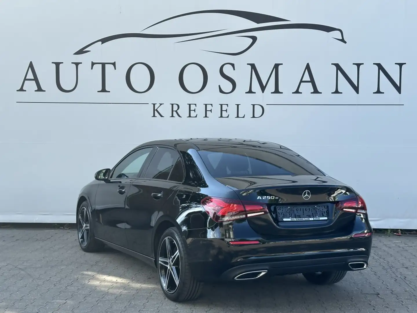 Mercedes-Benz A 250 e 8G-DCTLimousine Progressive   PANO Чорний - 2