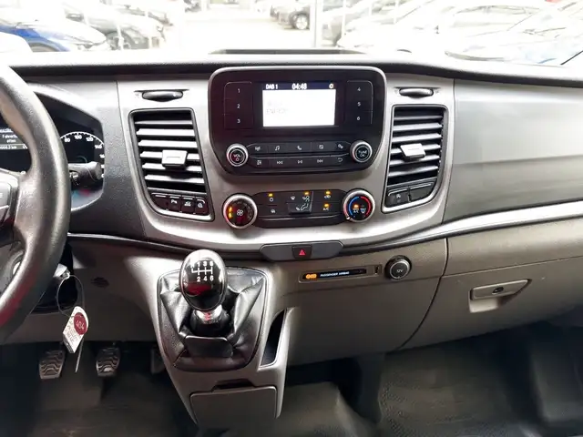 Ford Transit Custom view 11