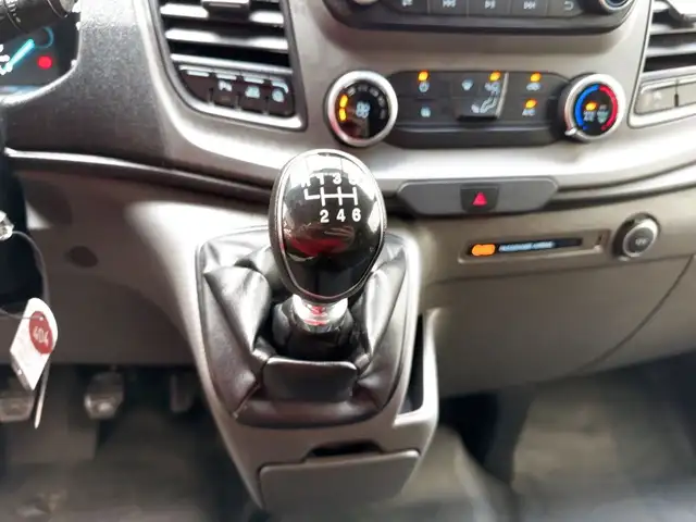 Ford Transit Custom view 13
