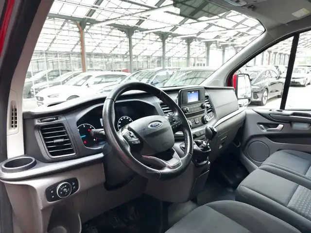 Ford Transit Custom view 9